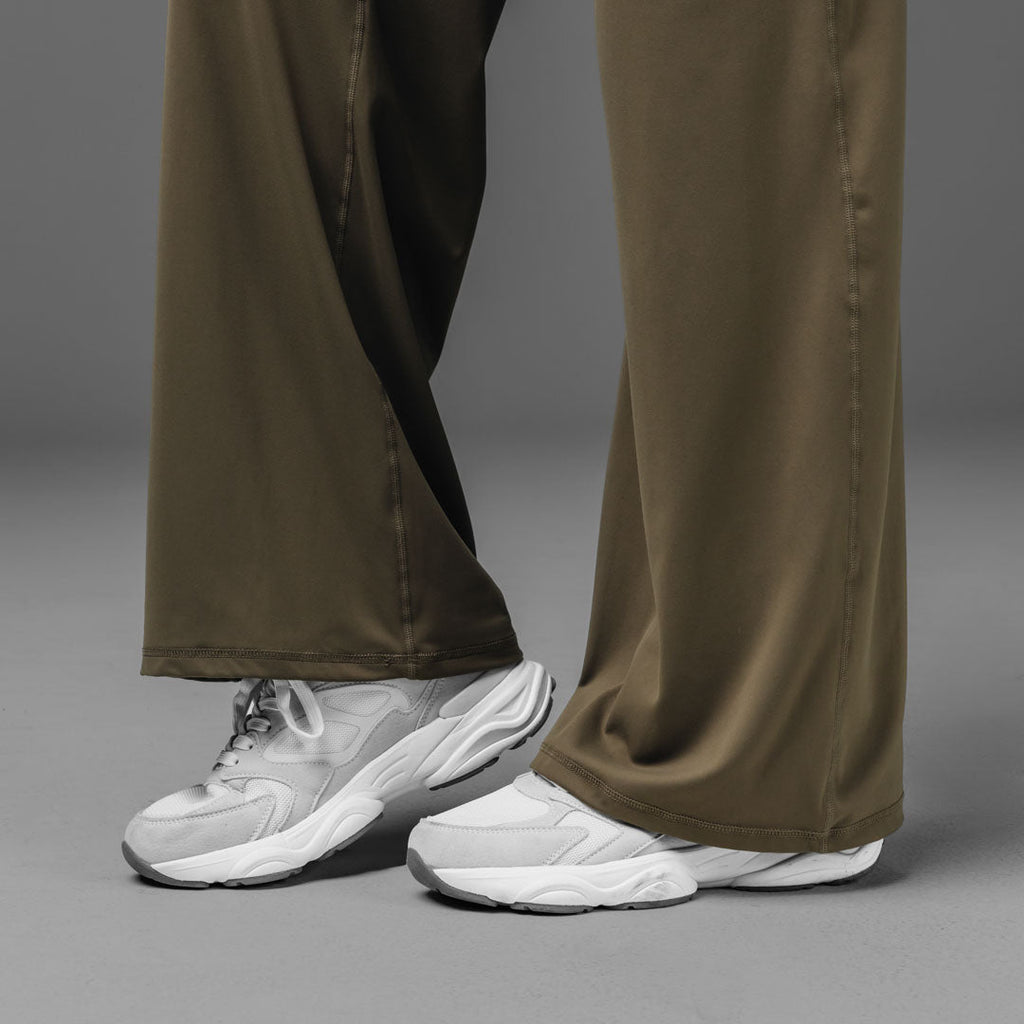 Studio Straight Leg Bottom